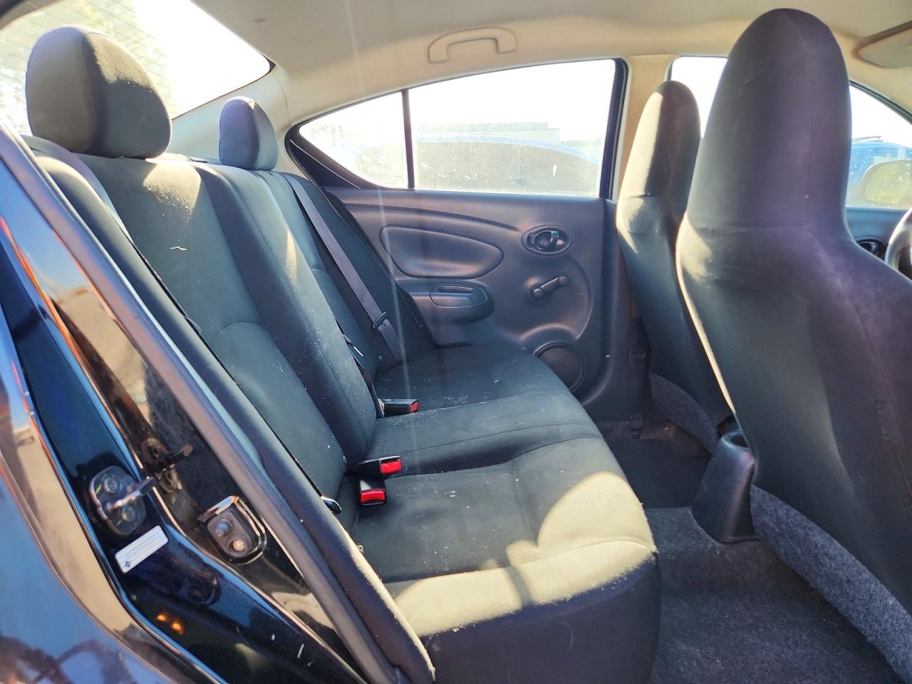 Nissan Versa 1.6 S