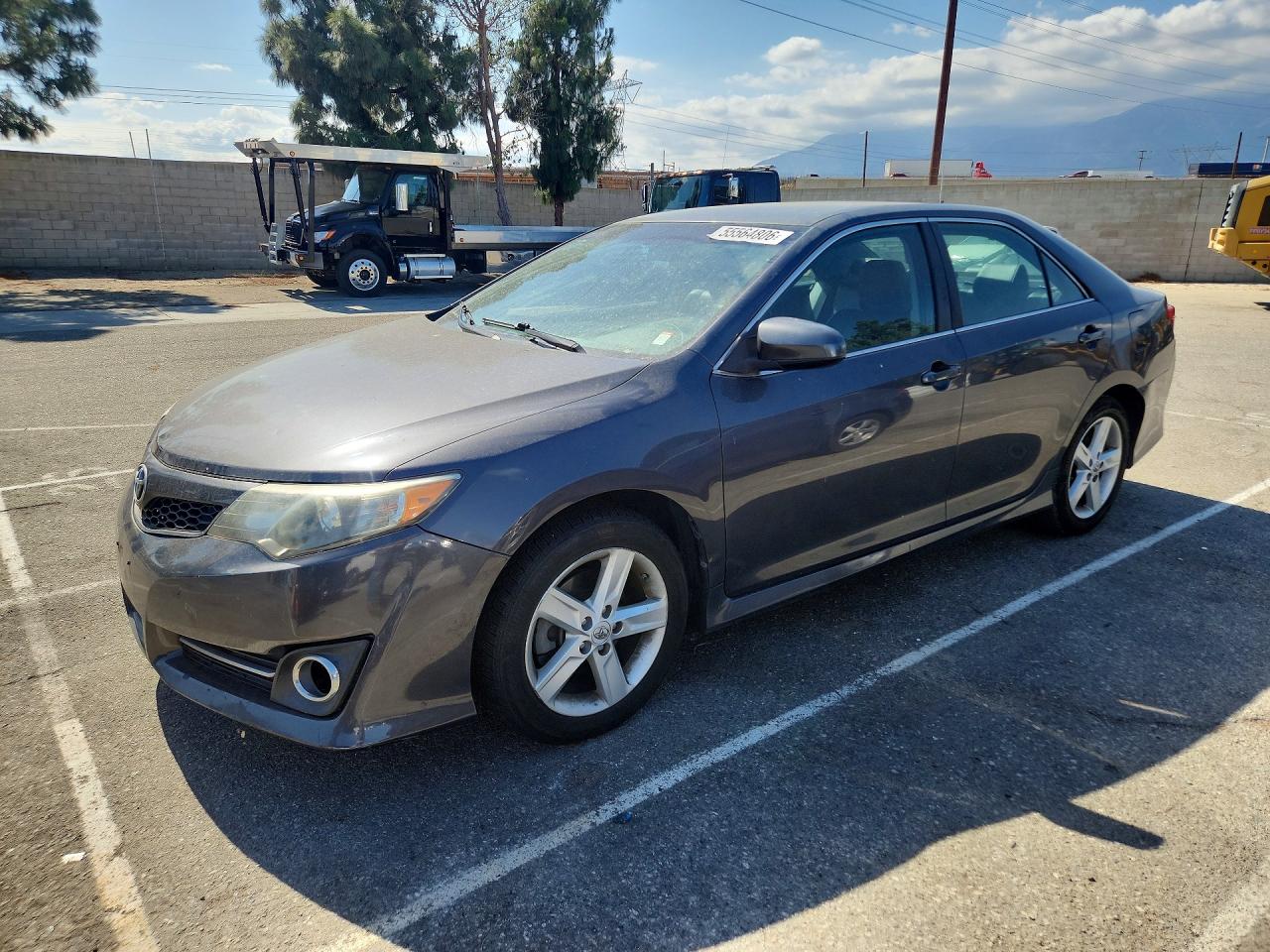 Salvage Toyota Camry Image