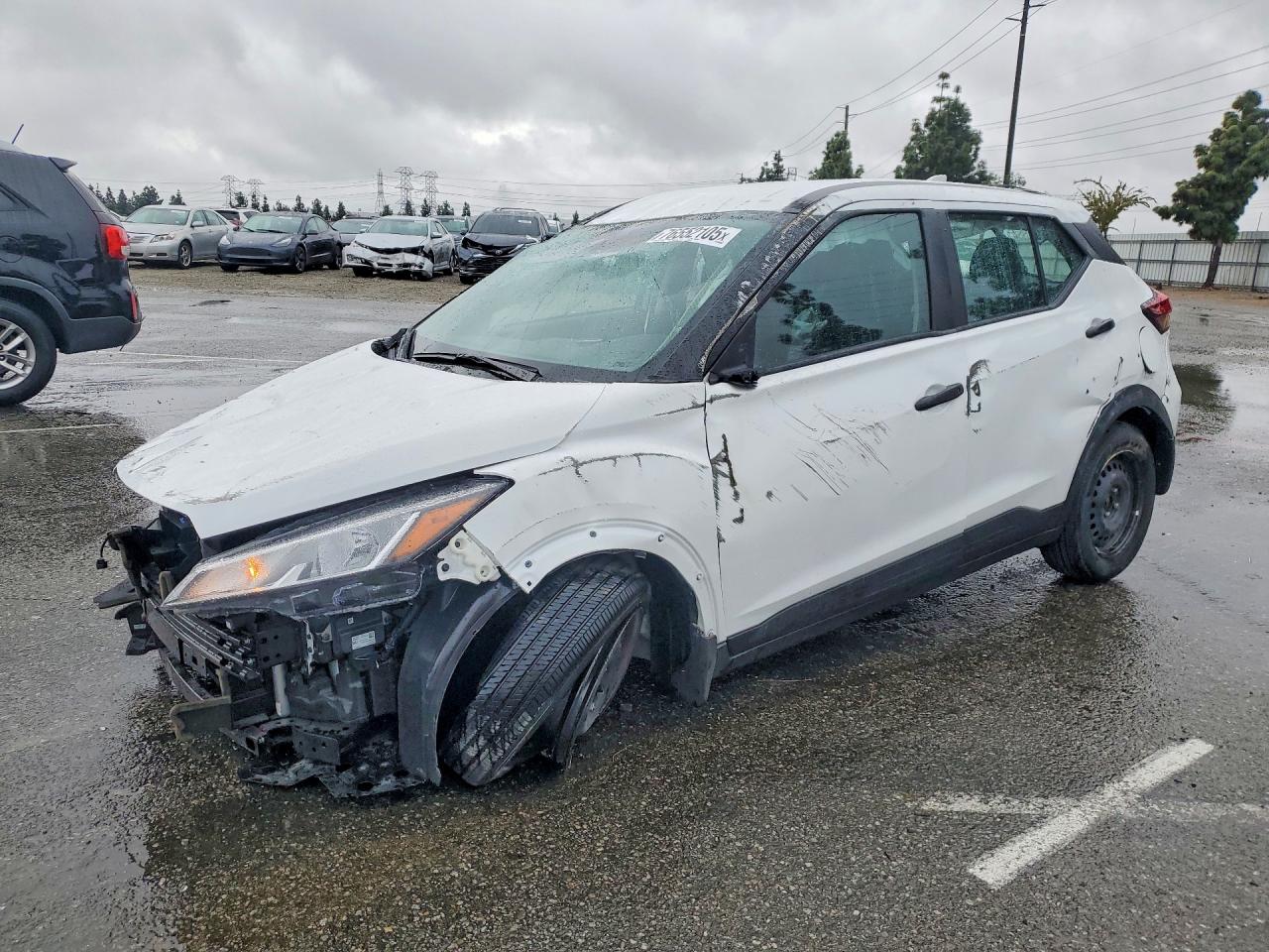 Salvage Nissan Kicks Play Image