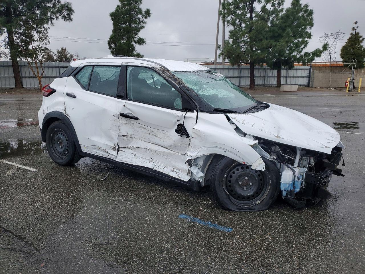 Nissan Kicks Play S
