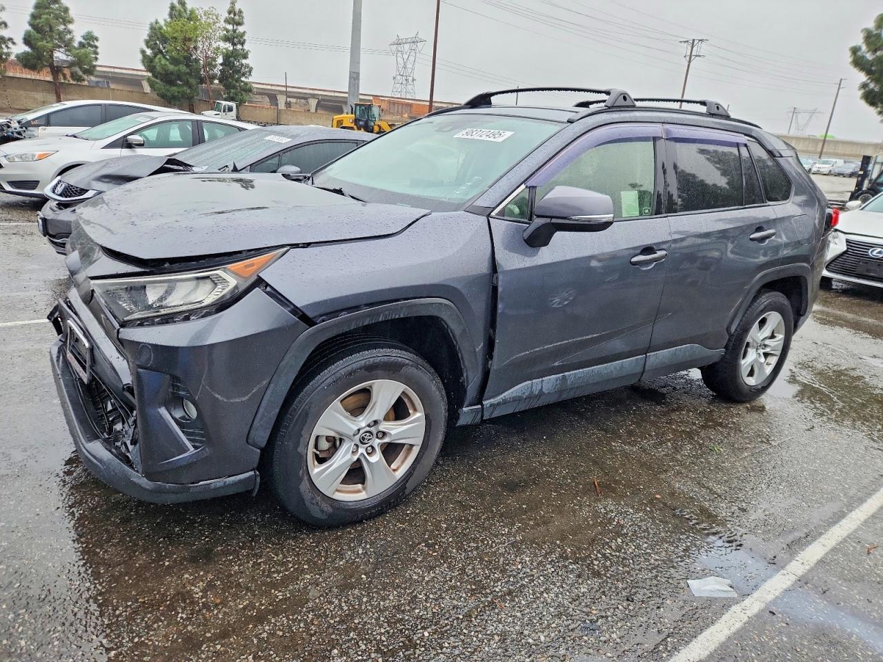 Salvage Toyota RAV4 Image