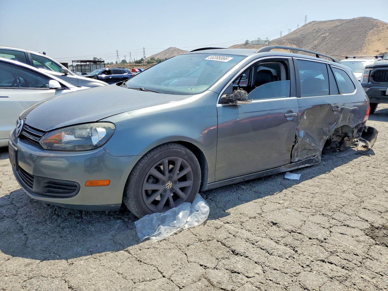 Salvage Volkswagen Jetta Image