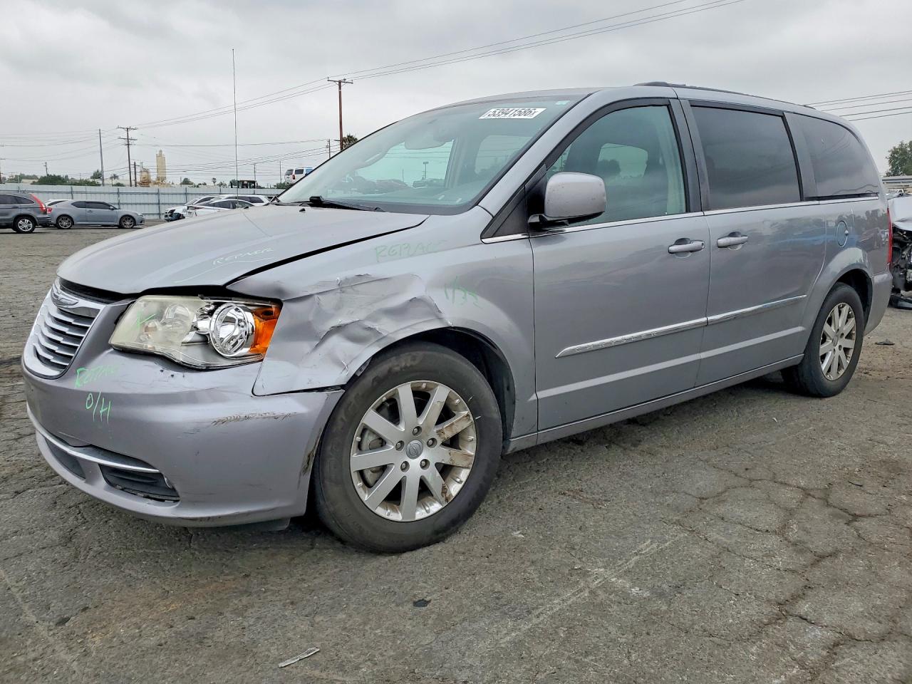 Salvage Chrysler Minivan Image