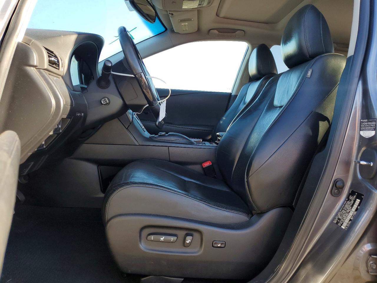 Lexus RX Base