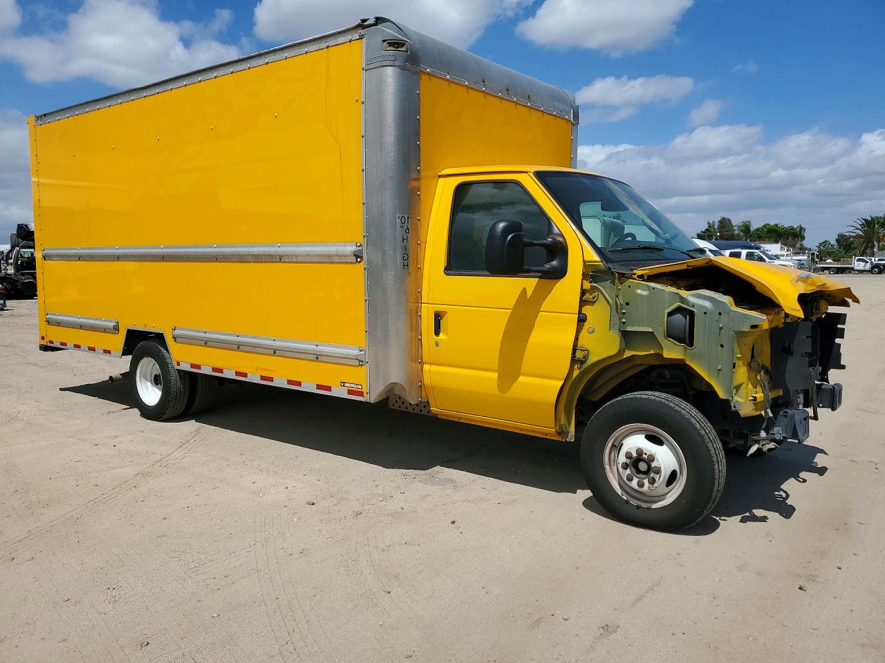 Ford Econoline E350 Super Duty Cutaway Van