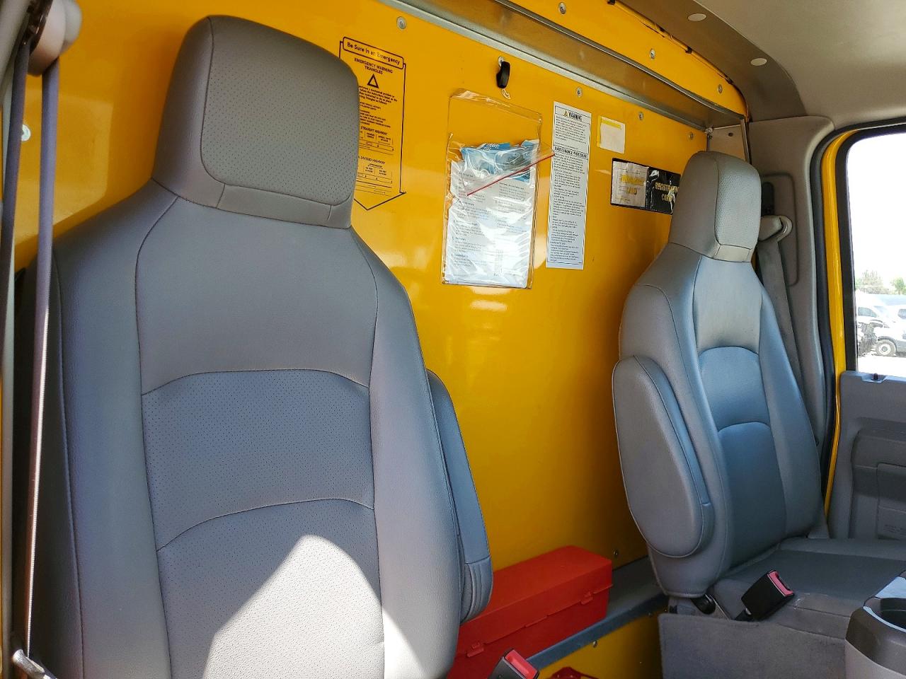 Ford Econoline E350 Super Duty Cutaway Van