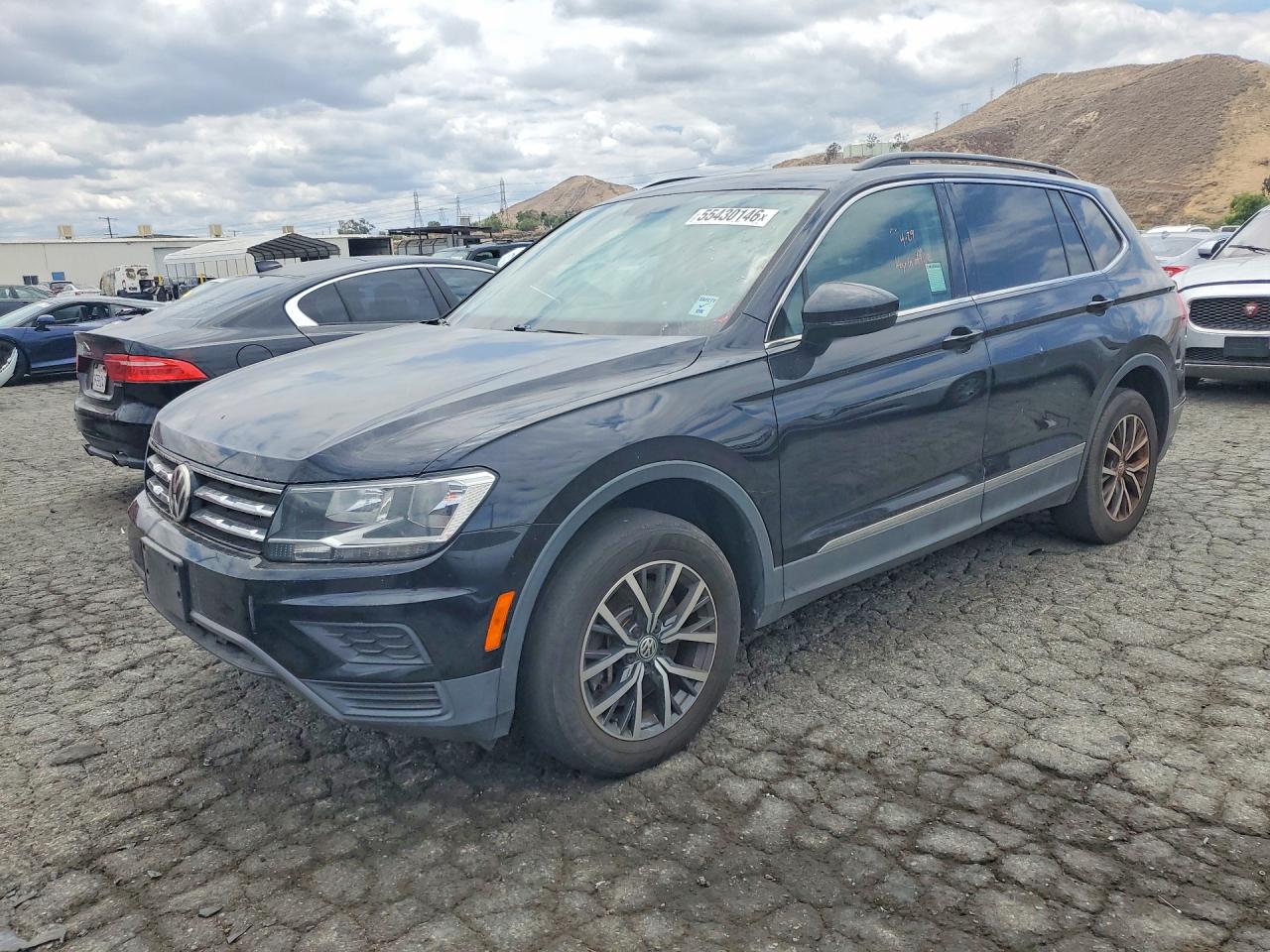 Salvage Volkswagen Tiguan Image