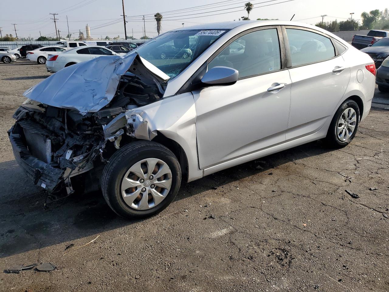 Salvage Hyundai ACCENT Image