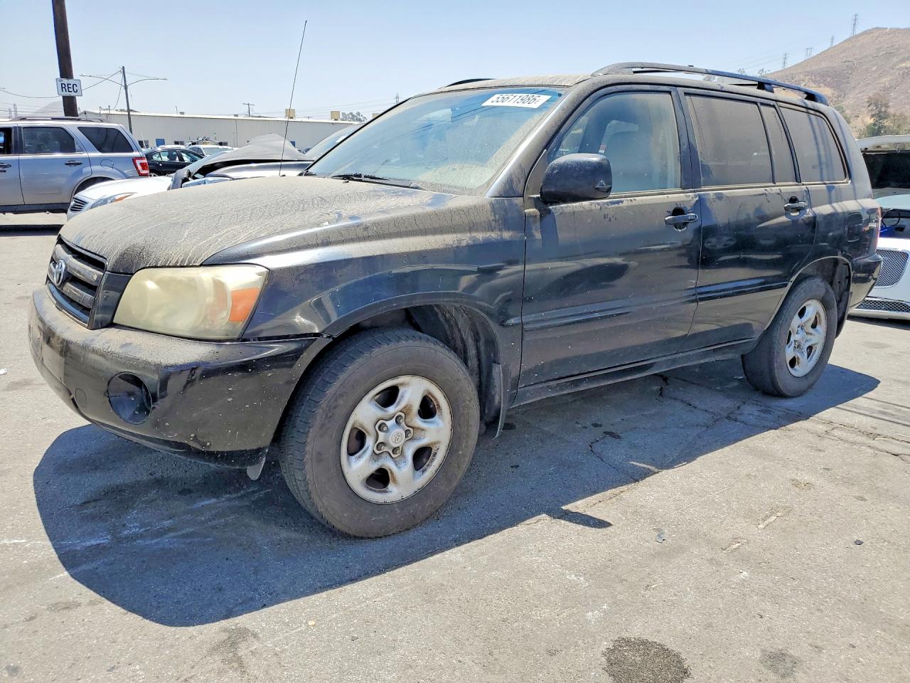 Salvage Toyota Highlander Image
