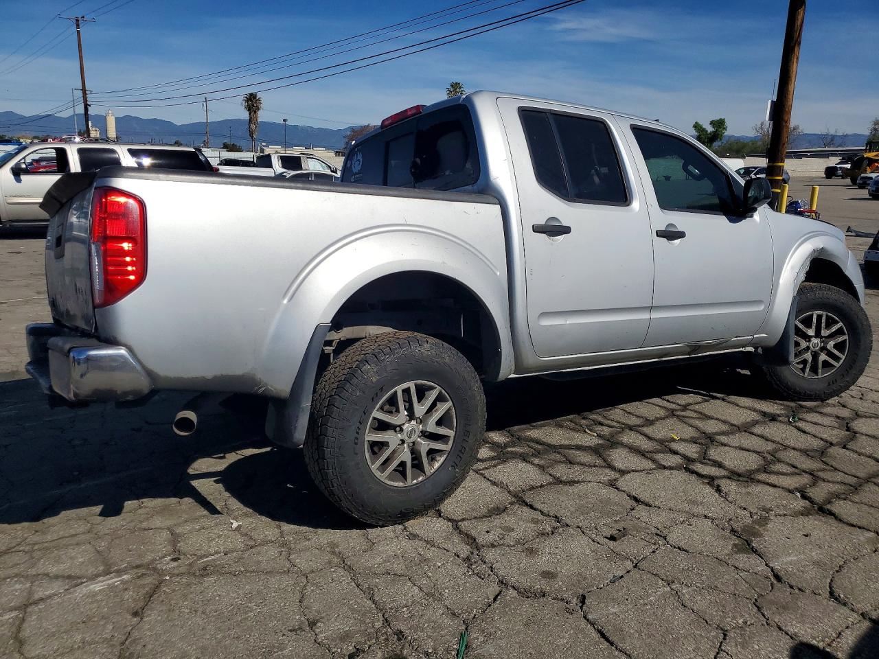 Nissan Frontier Sv