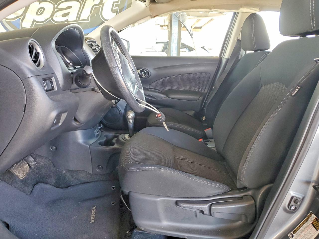 Nissan Versa 1.6 S