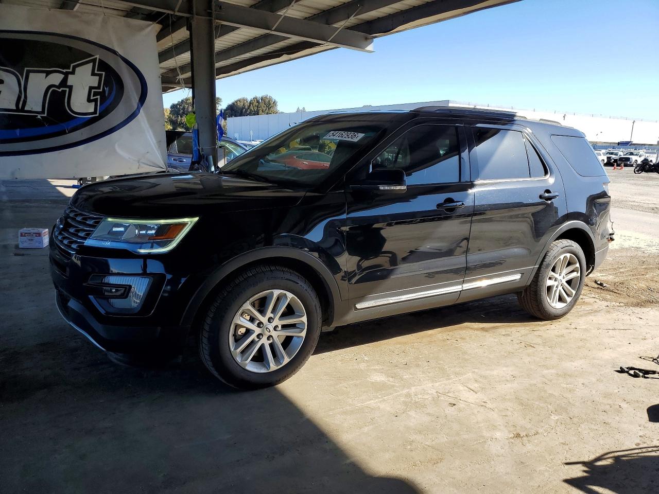Salvage Ford Explorer Image
