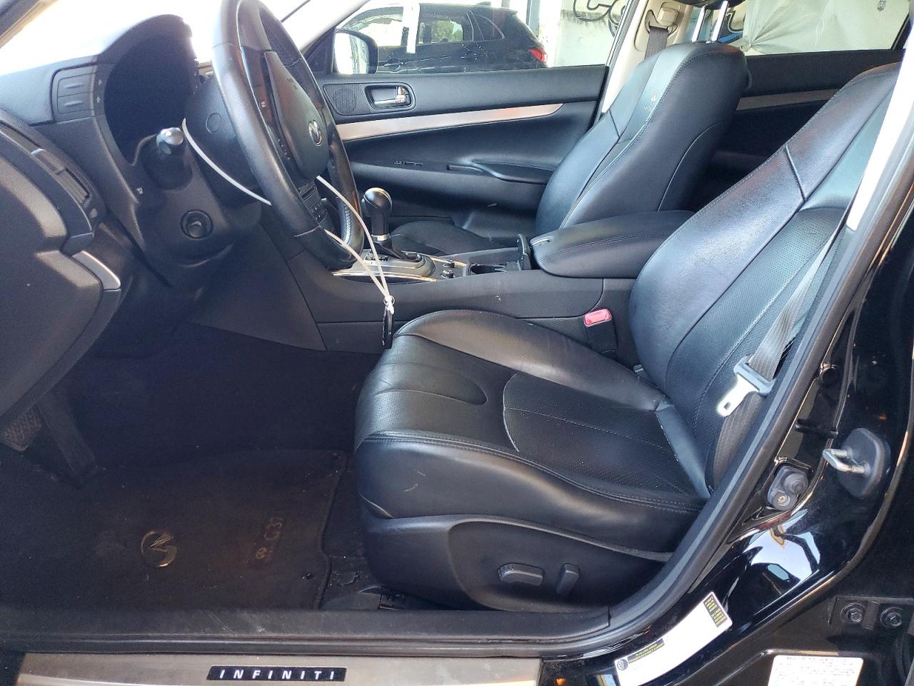 INFINITI G37 Journey