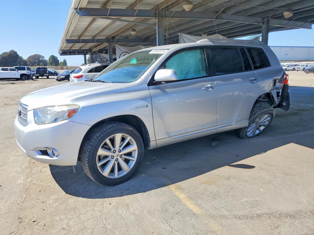Salvage Toyota Highlander Image