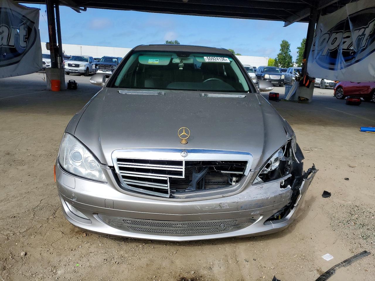 Mercedes-Benz S-Class 550