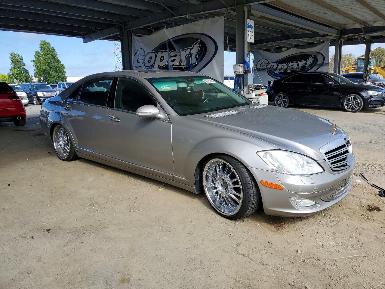Mercedes-Benz S-Class 550