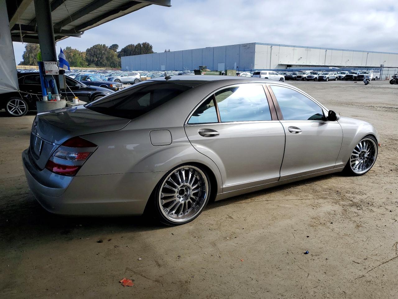 Mercedes-Benz S-Class 550
