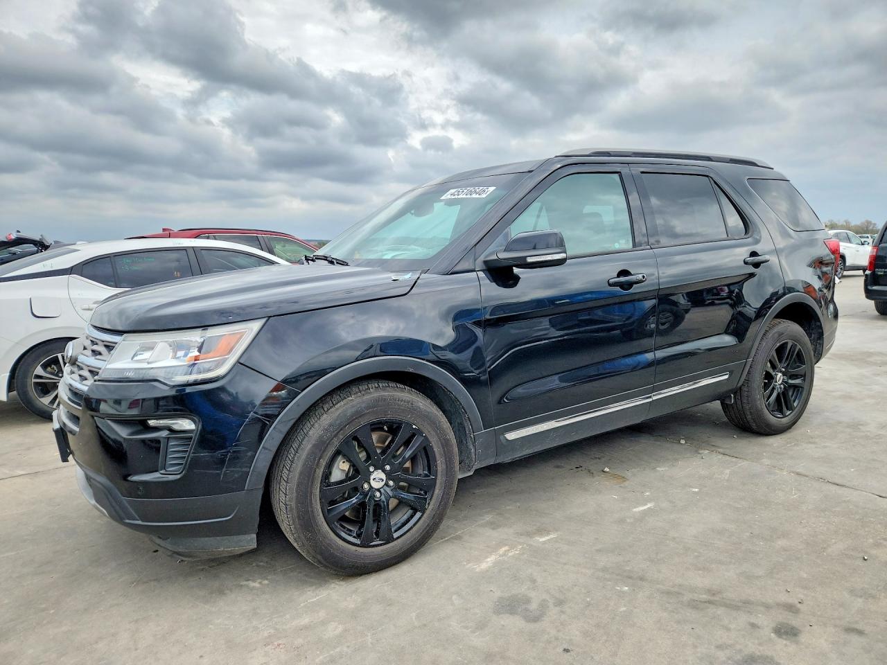 Salvage Ford Explorer Image