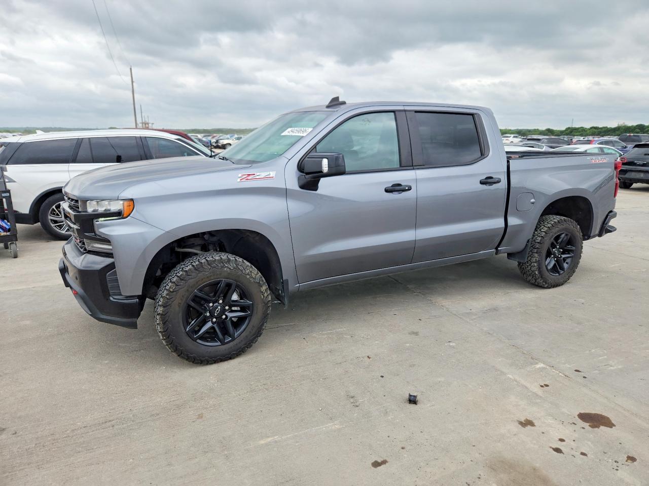 Salvage Chevrolet Silverado Image