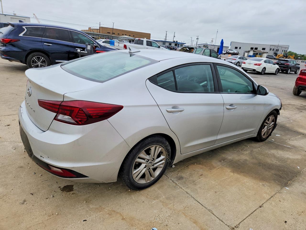 Hyundai ELANTRA Sel