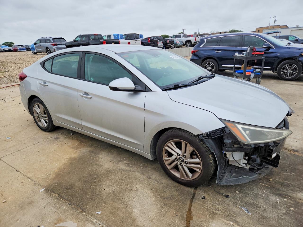 Hyundai ELANTRA Sel