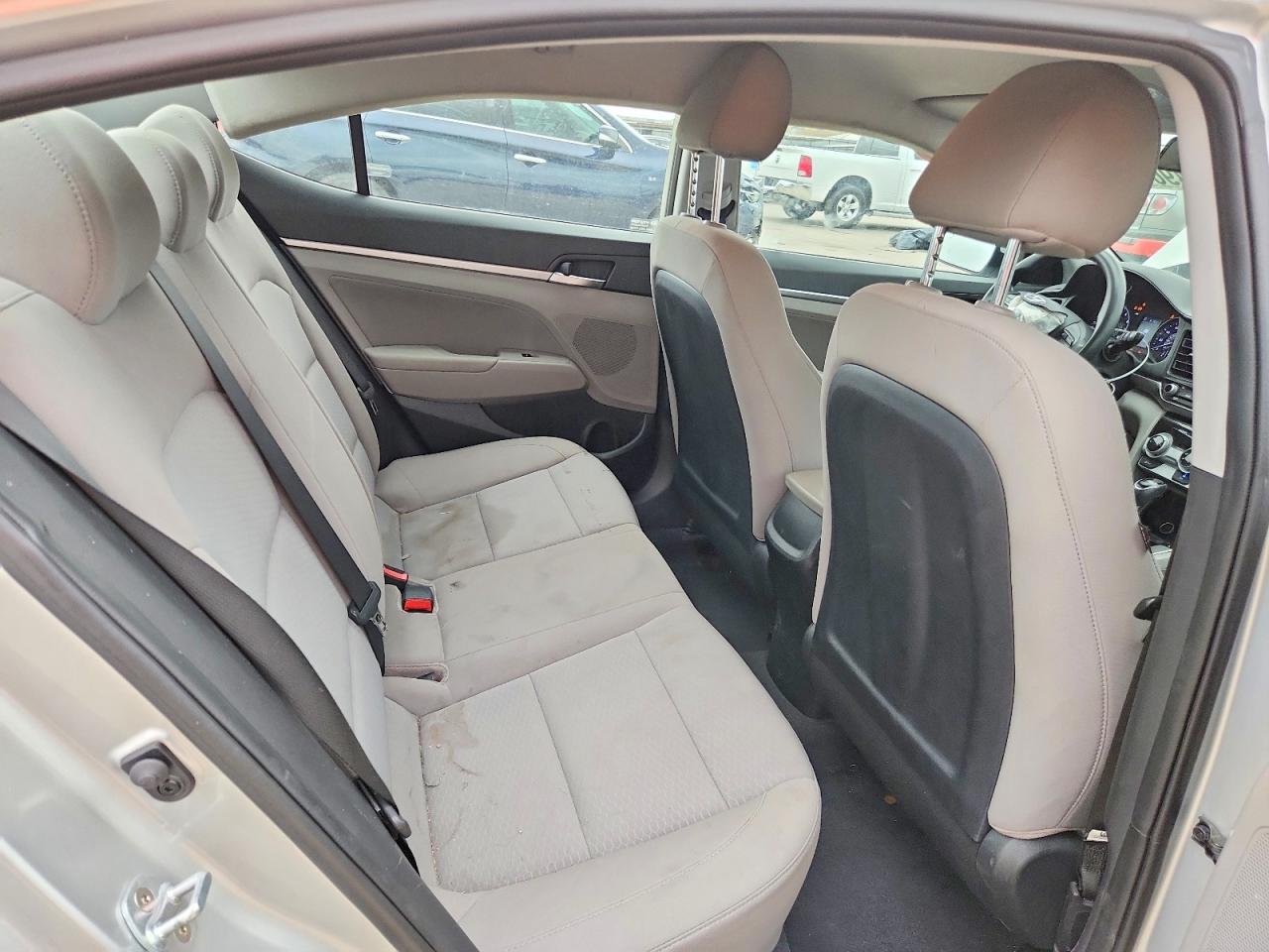 Hyundai ELANTRA Sel