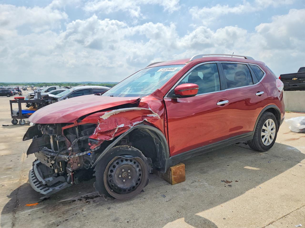 Salvage Nissan Rogue Image