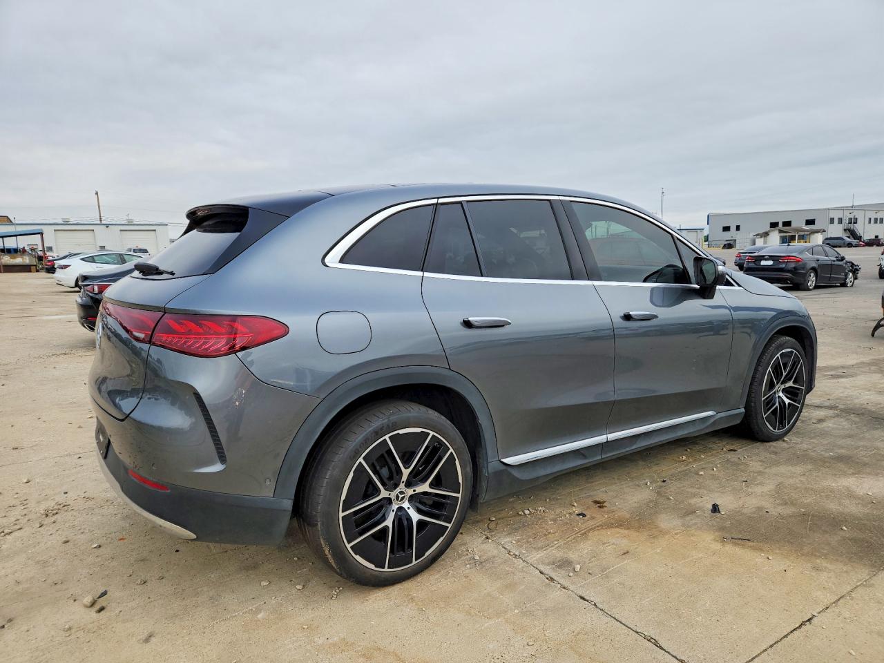 Mercedes-Benz EQE 350+