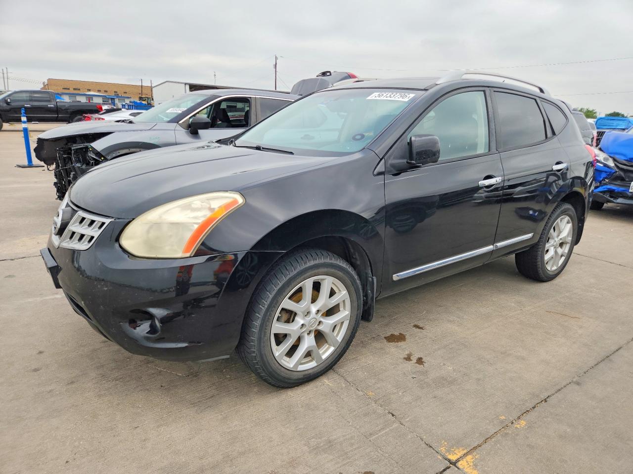 Salvage Nissan Rogue Image