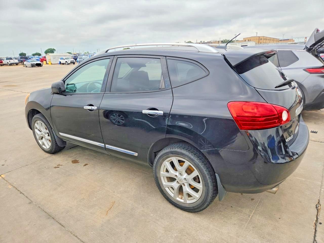 Nissan Rogue S