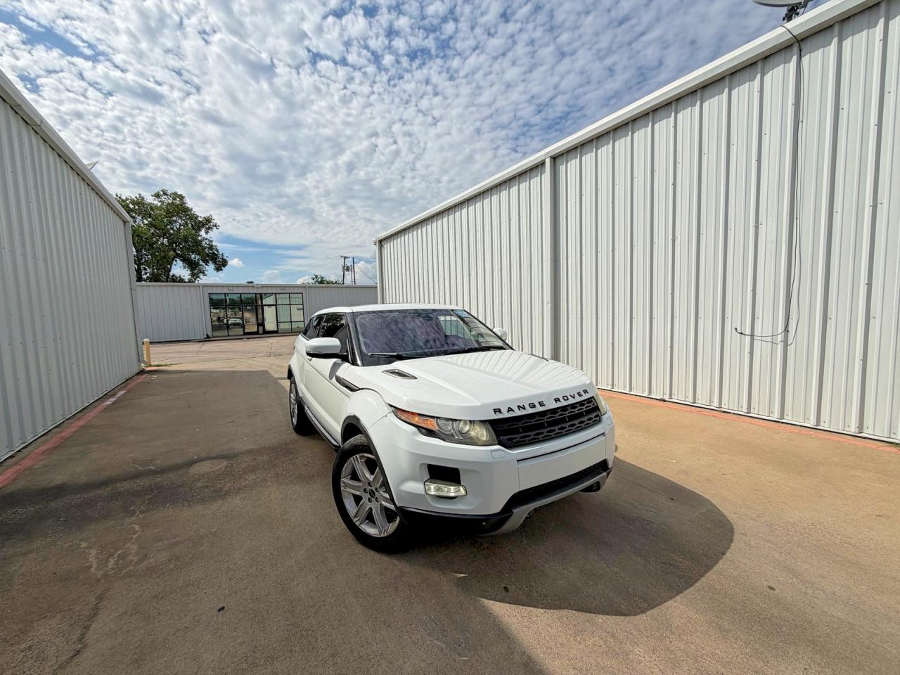 Salvage Land Rover Range Rover Image