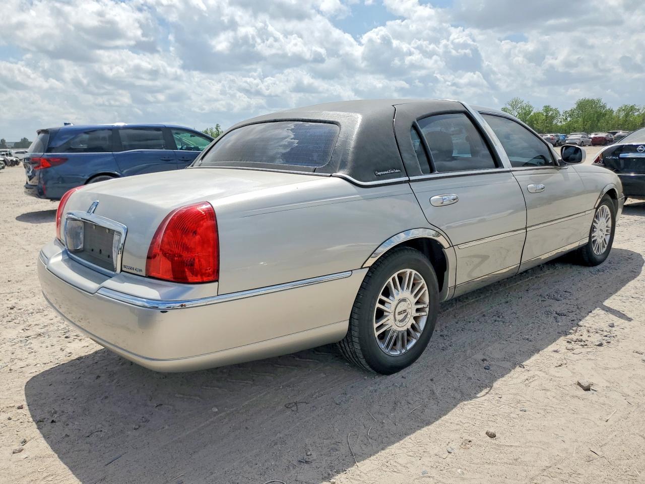 Linc Towncar