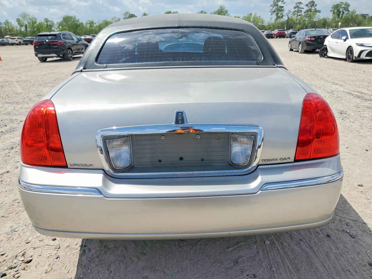 Linc Towncar