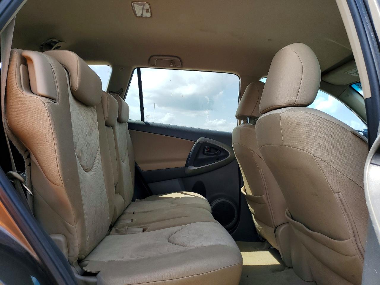Toyota RAV4 Base