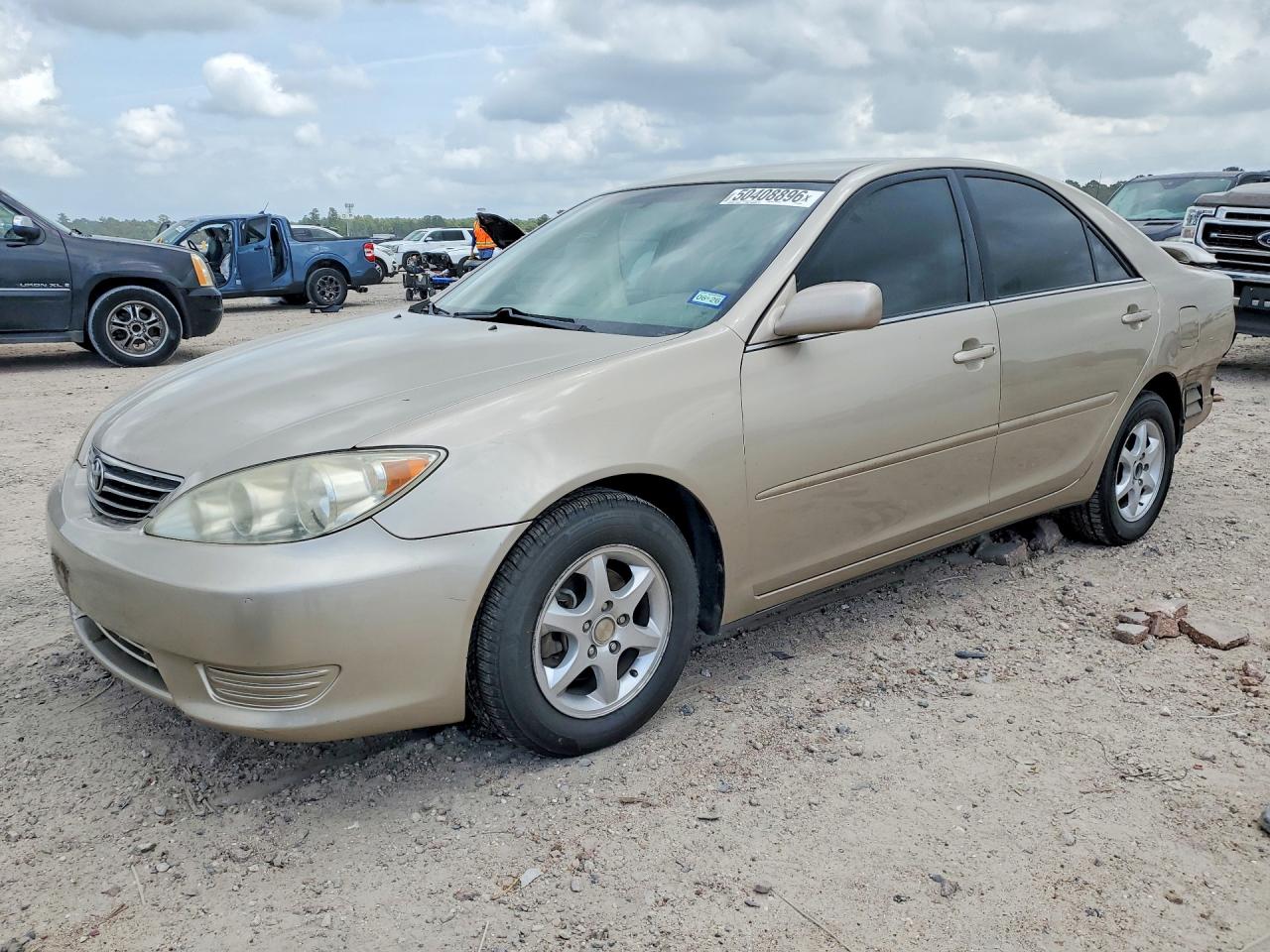 Salvage Toyota Camry Image