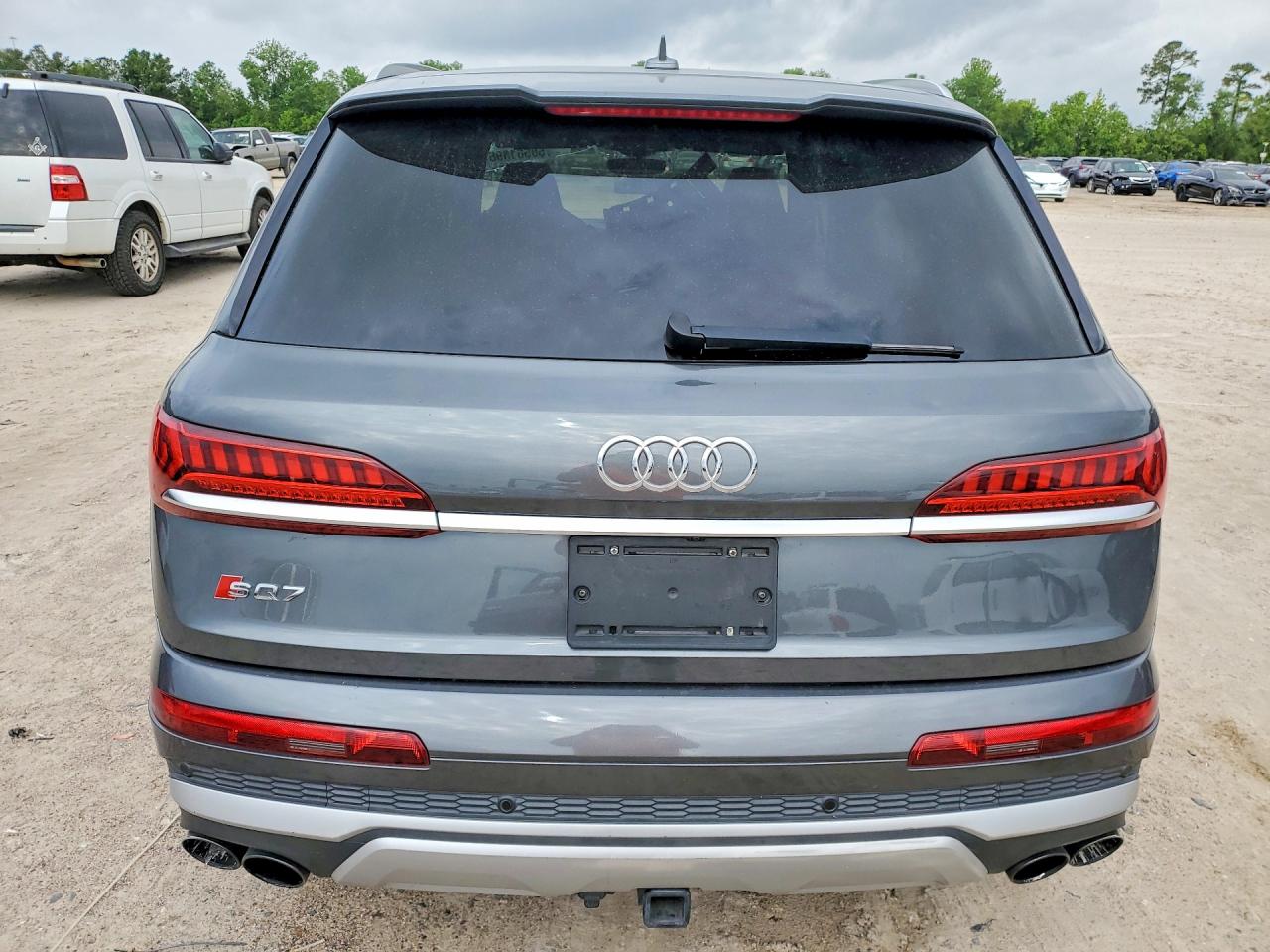 Audi Sq Premium Plus