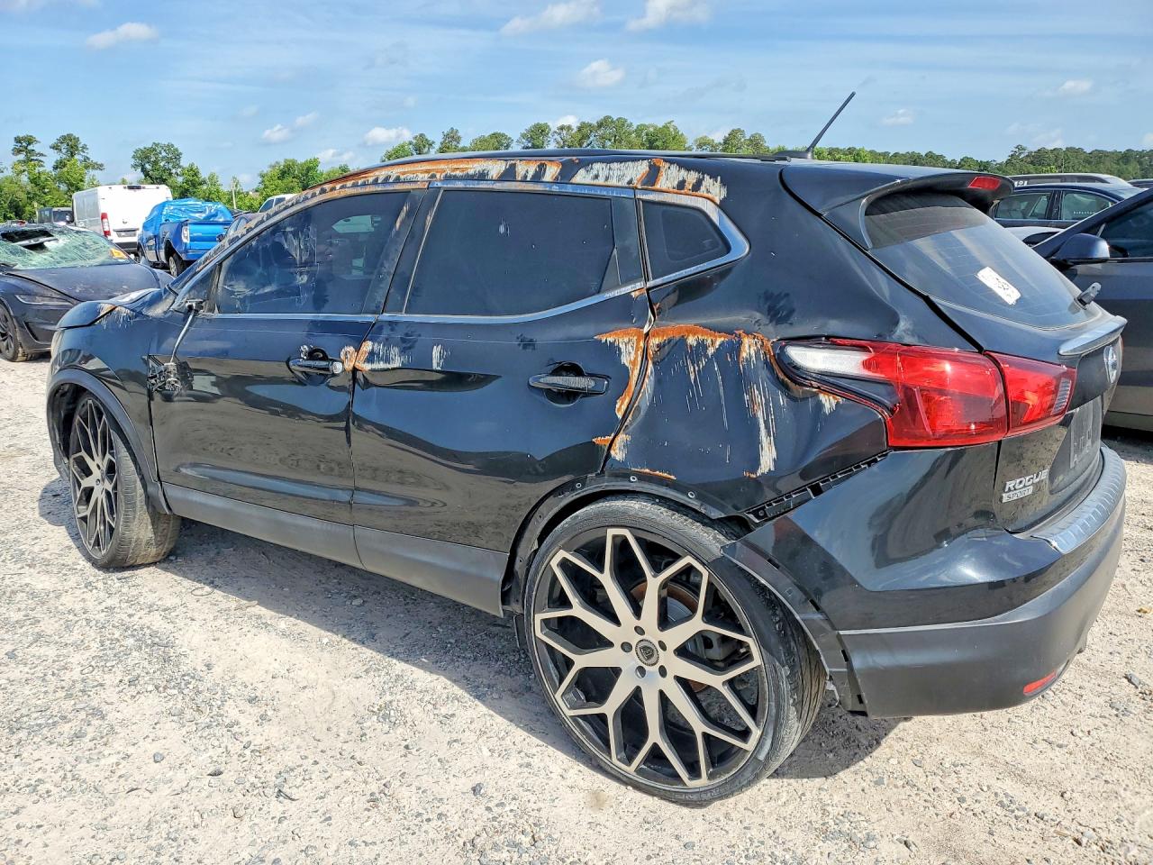 Nissan Rogue S