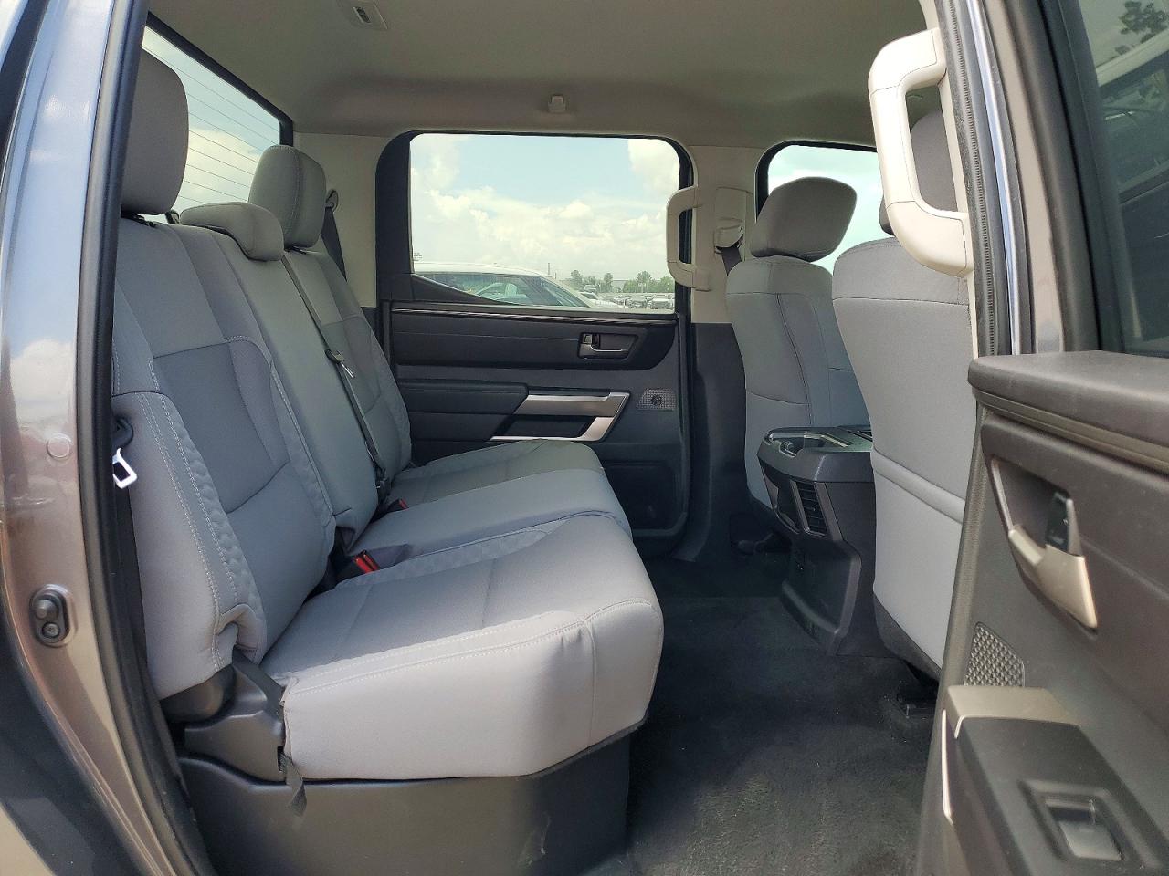 Toyota Tundra Sr5
