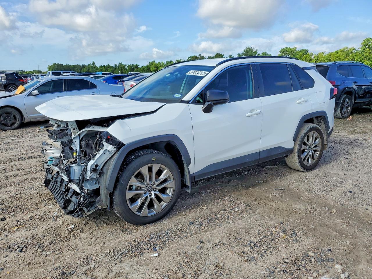 Salvage Toyota RAV4 Image