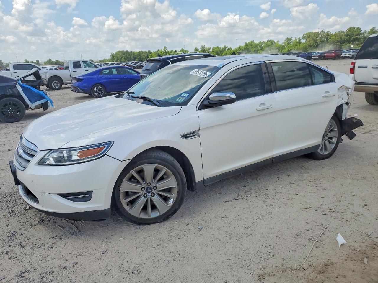 Salvage Ford Taurus Image