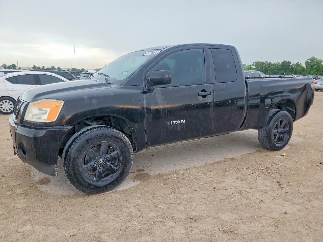 Salvage Nissan Titan Image