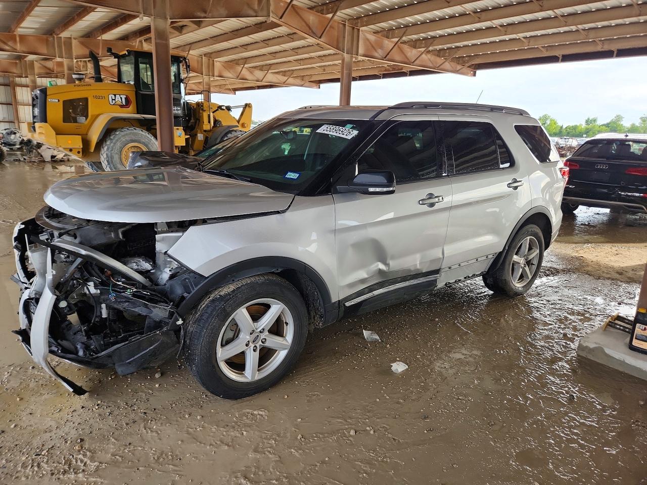 Salvage Ford Explorer Image