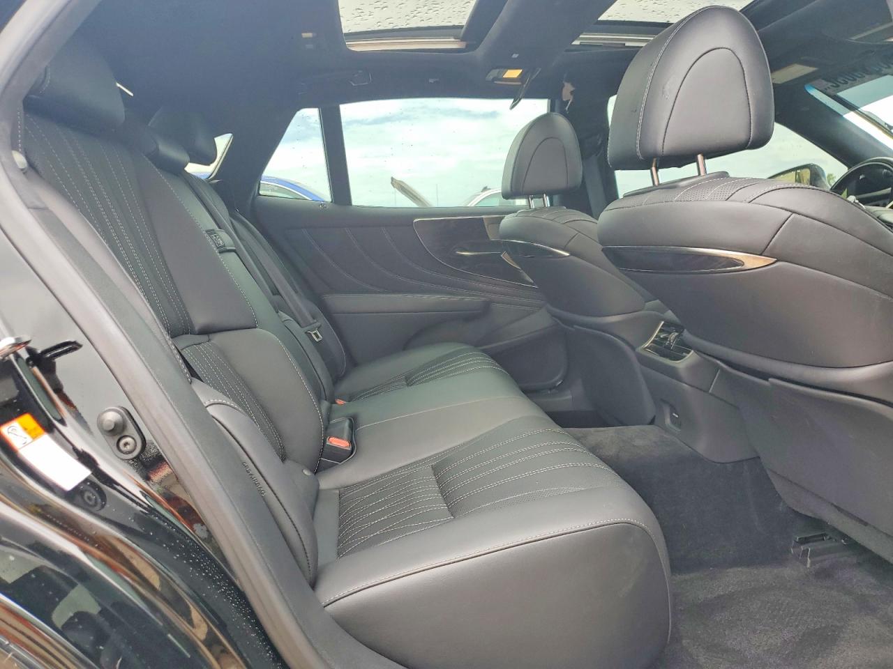 Lexus LS Base