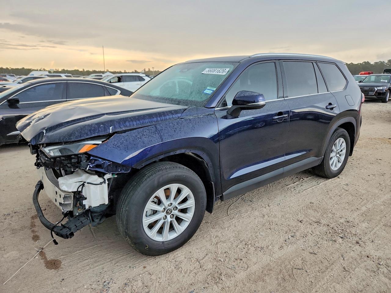 Salvage Toyota Grand Highlander Image