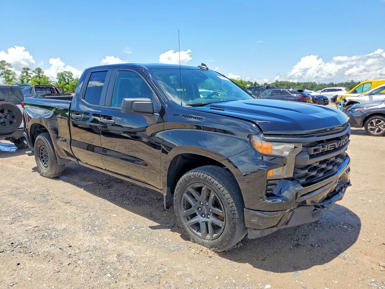 Chevrolet Silverado C1500 Custom