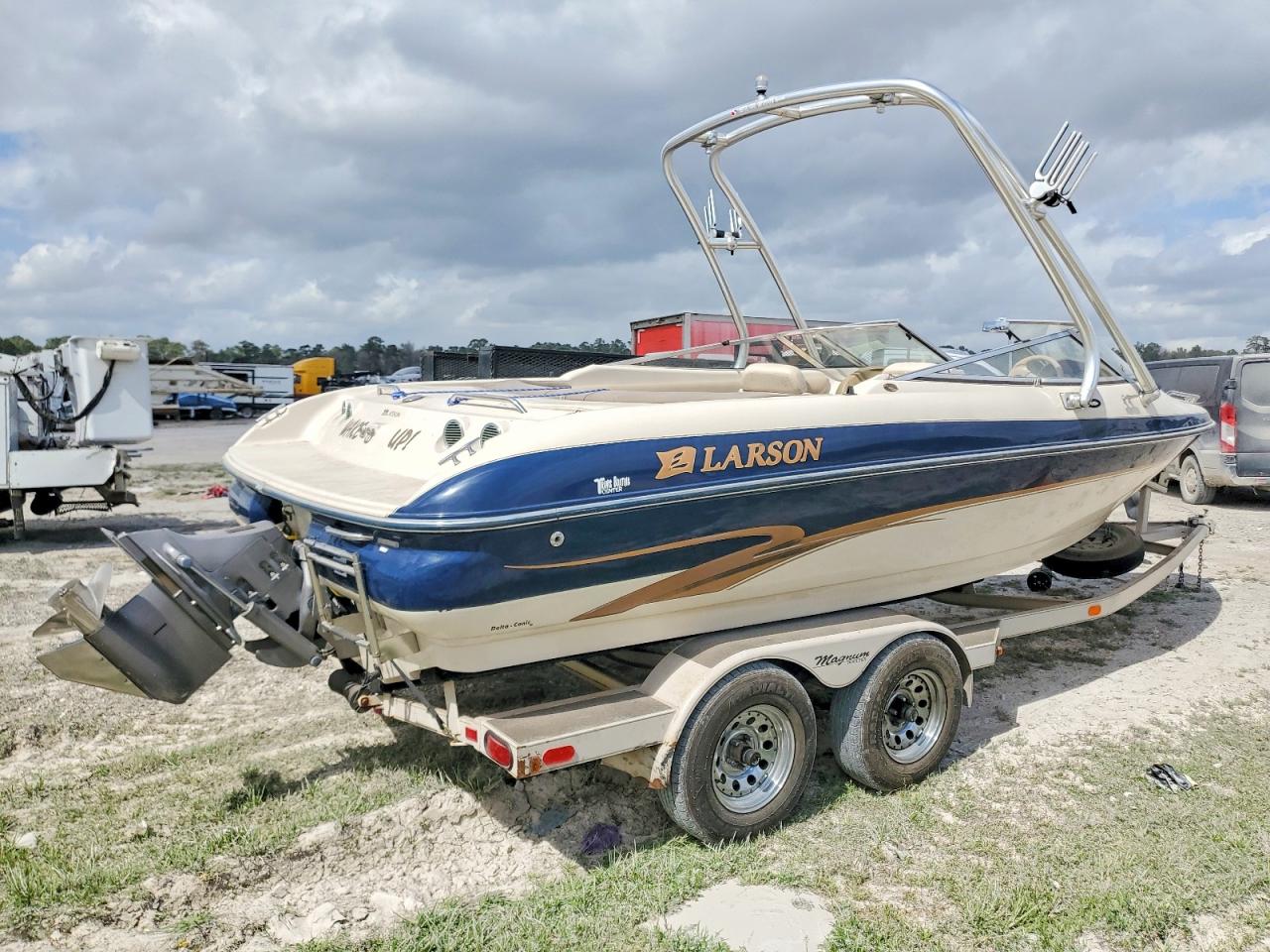 Larson Boatw Trai