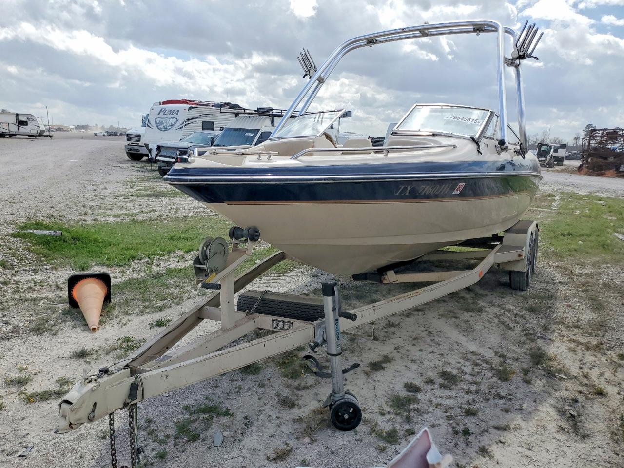Larson Boatw Trai
