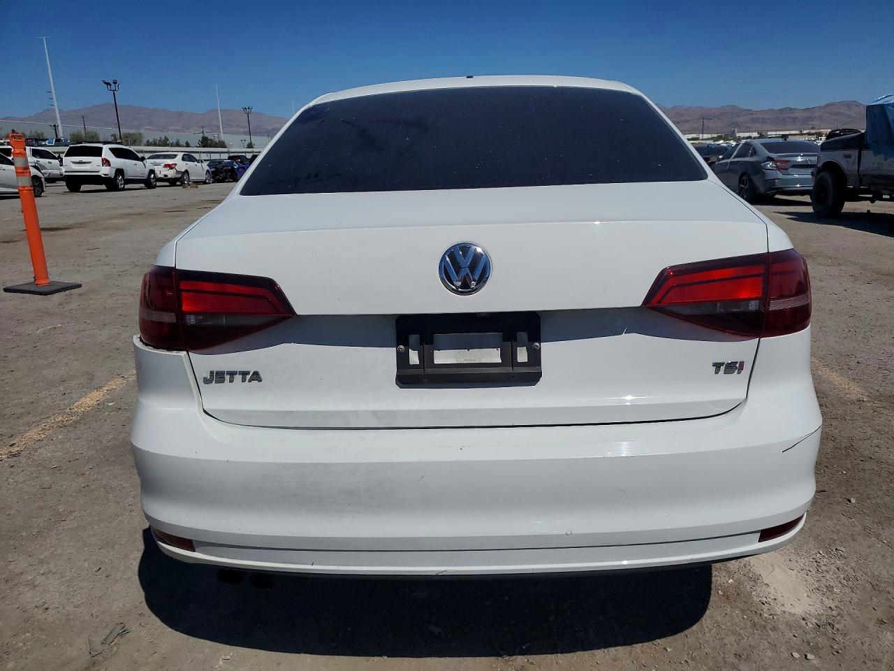 Volkswagen Jetta S
