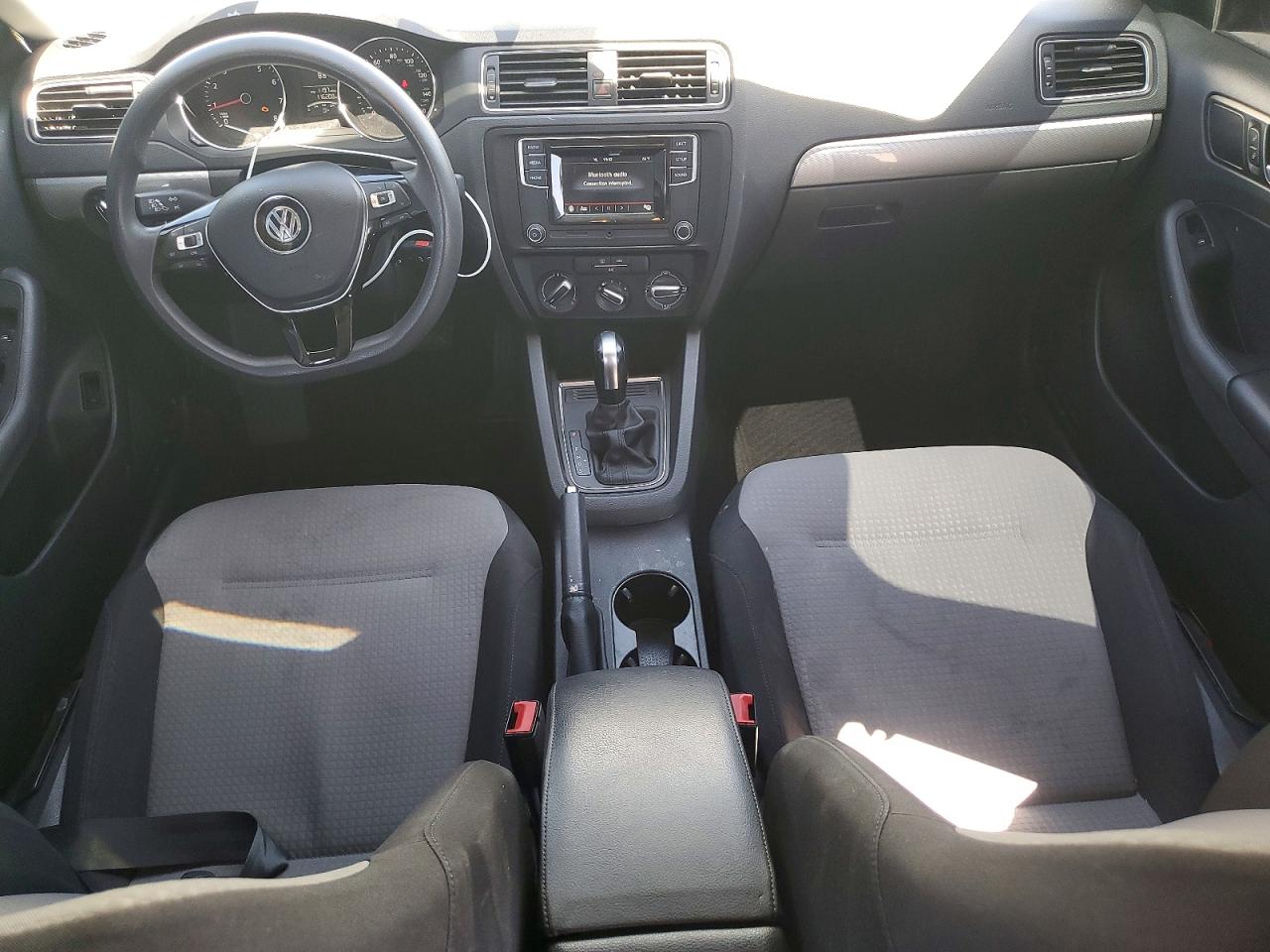 Volkswagen Jetta S