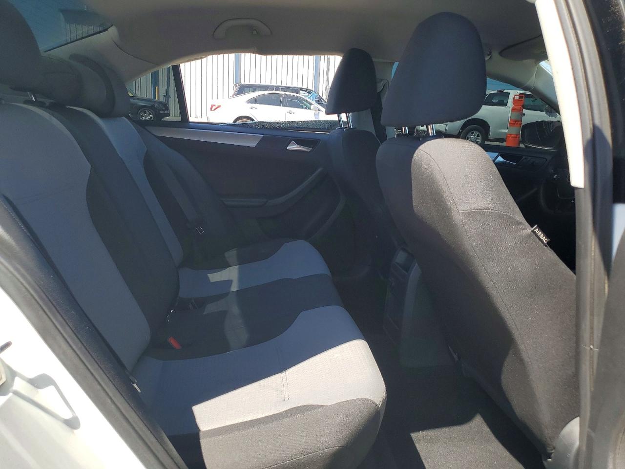 Volkswagen Jetta S